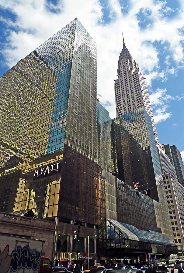 photo "Hyatt Hotel" tags: architecture, New York City