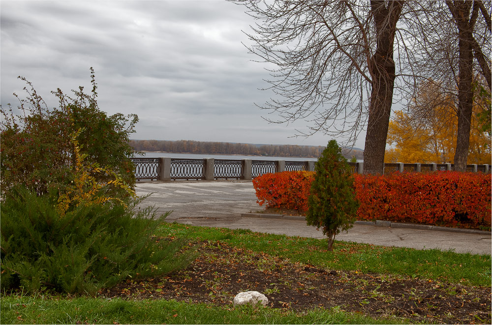 photo "***" tags: landscape, city, autumn