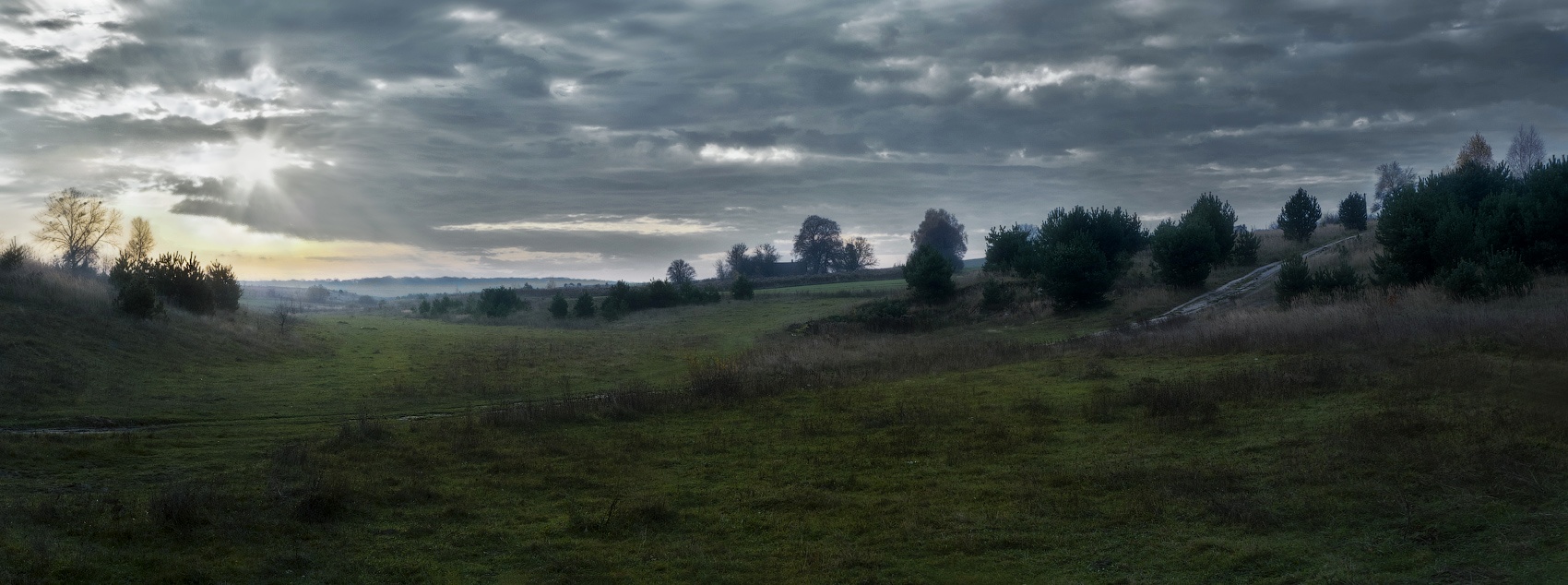 photo "Morning road to the house on the hill ..." tags: landscape, nature, panoramic, 1700, autumn, morning, road