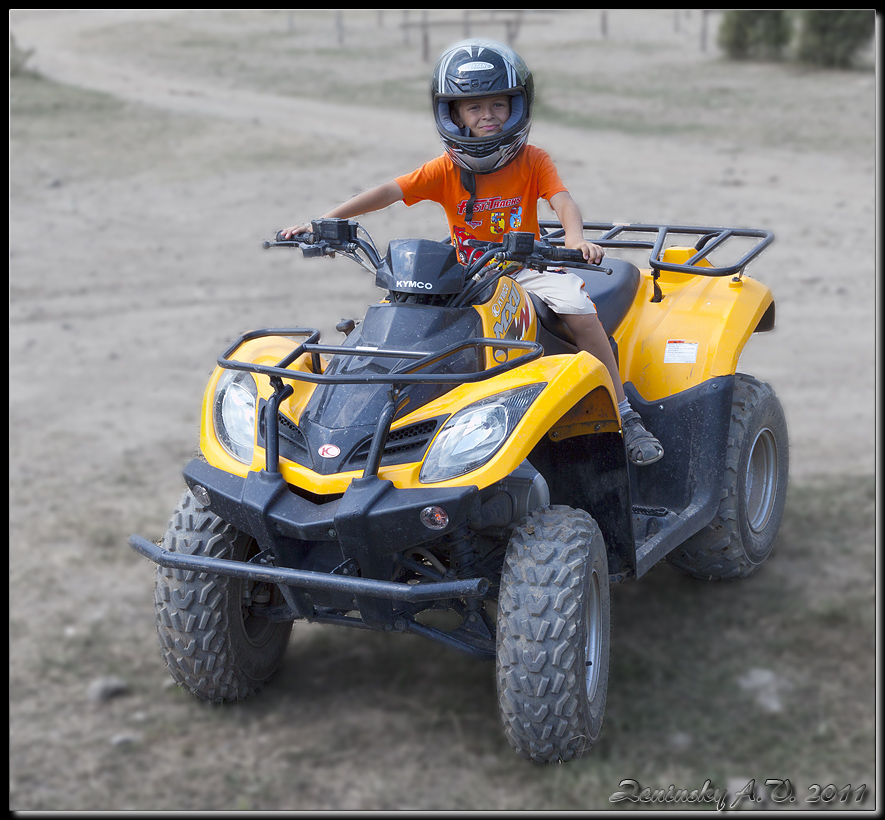 photo "Tamer of wild quadrocycles" tags: humor, technics, travel, children, road, summer