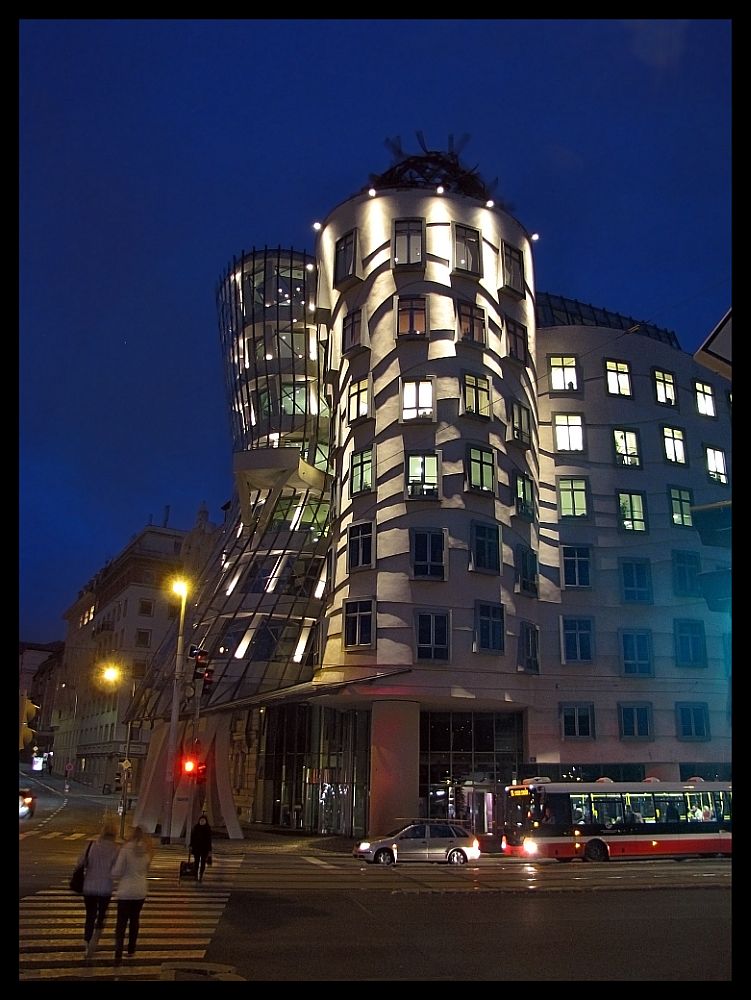 photo "Dancing House" tags: architecture, travel, street, Prague, Танцующий дом, Чехия