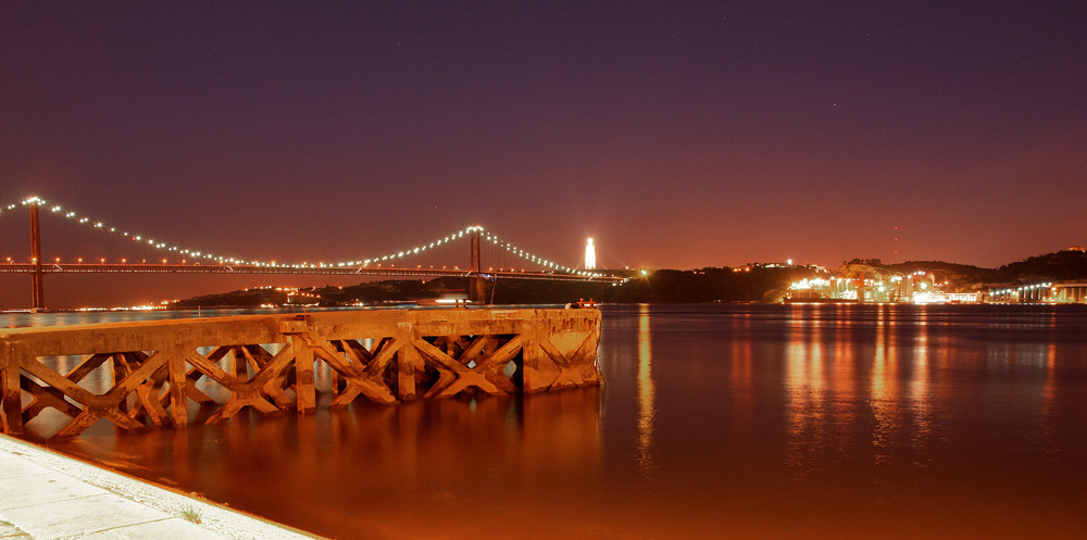 фото ""April 25th" Span" метки: город, архитектура, пейзаж, Europe, Lisbon, harbour, night, ocean, portugal, span, вода