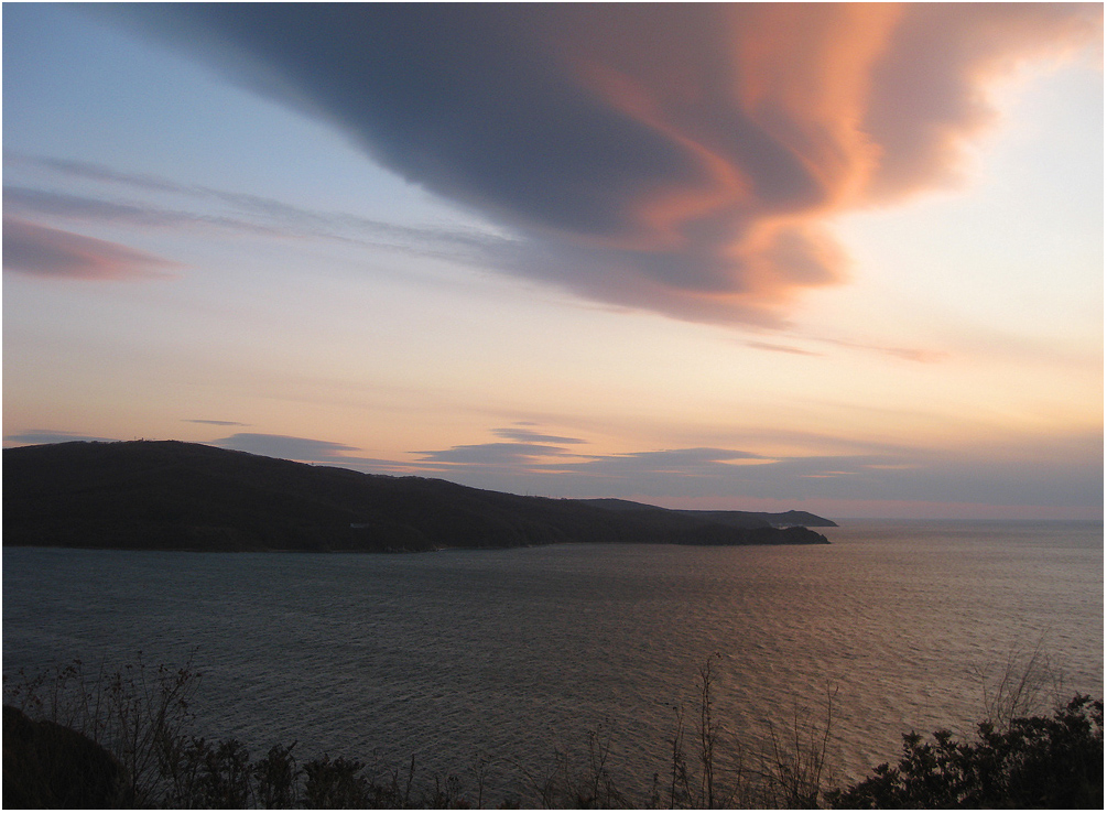 photo "Sunset. Nakhodka Bay." tags: travel, nature, clouds, evening, gulf, sea, sunset, water, находка