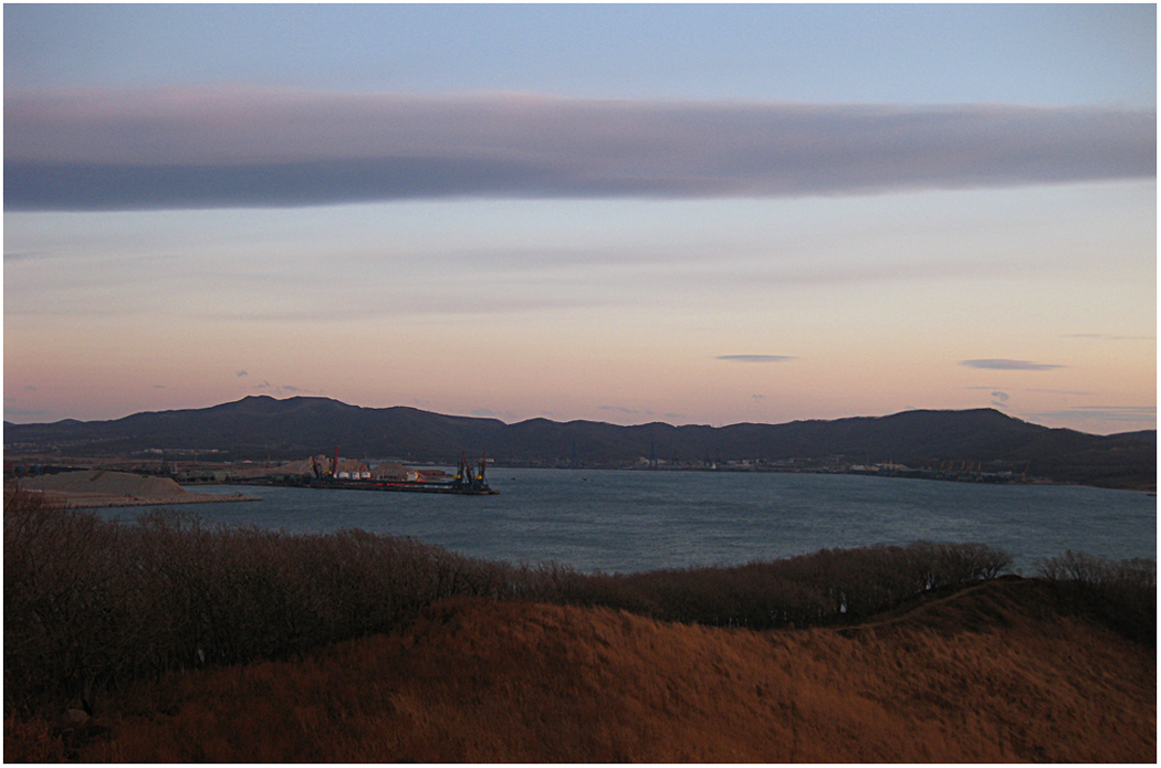 photo "Bay and Port Wrangell." tags: landscape, travel, autumn, bay, clouds, sea, sunset, Врангель, Приморье, порт