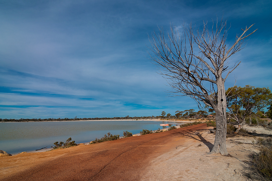 photo "***" tags: landscape, clouds, lake, sky, tree