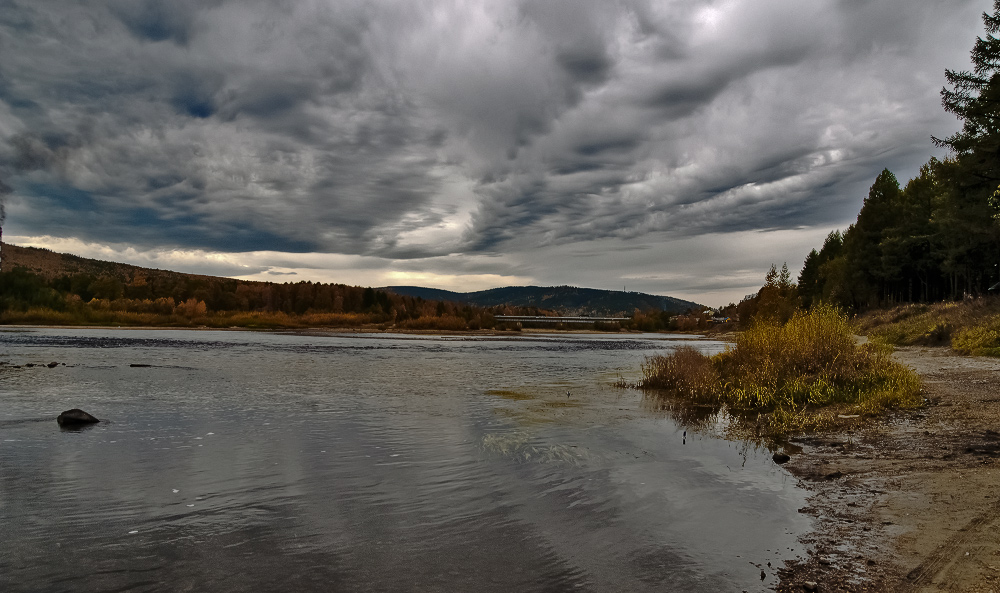 photo "***" tags: landscape, autumn, clouds, forest, water
