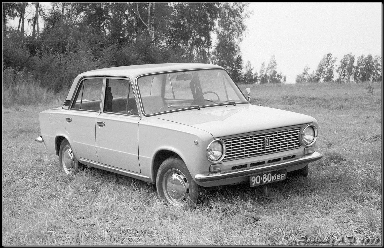 photo "Soviet "Fiat"" tags: technics, black&white, misc., 