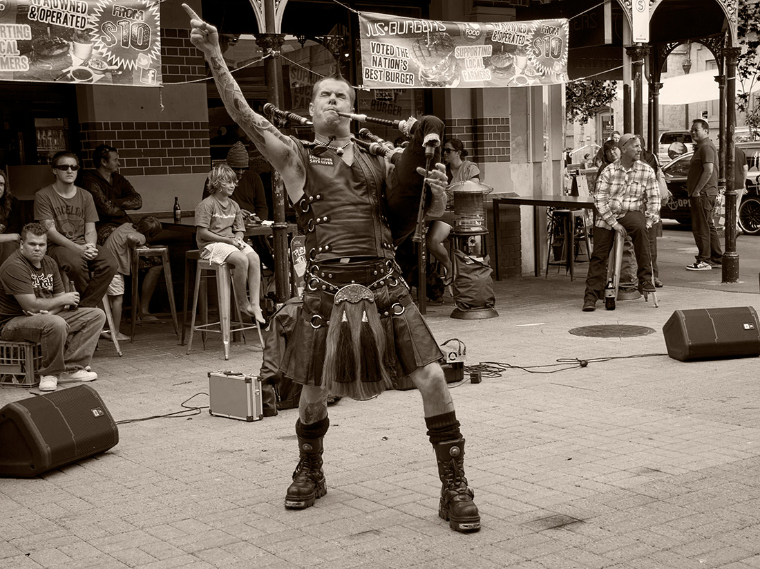 photo "***" tags: street, reporting, bagpipe, musician, street