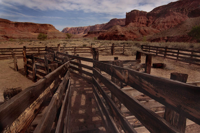 photo "Old corral 2" tags: landscape, travel, Corral, Western