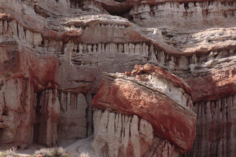 photo "Icons in Red Rock Canyon" tags: , desert, mojave, red rock