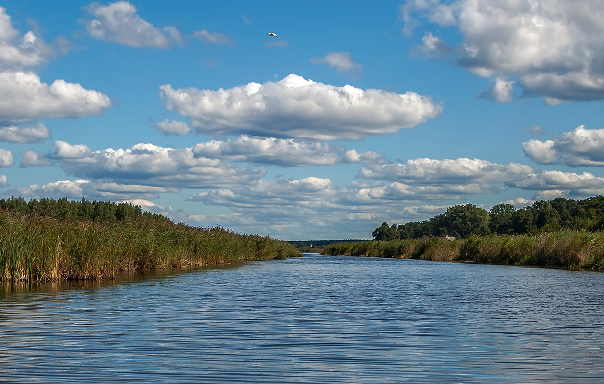 photo "***" tags: landscape, clouds, reflections, sky, water