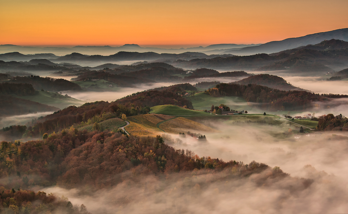 фото "Trapped in the valleys" метки: пейзаж, природа, Slovenia, fog, mist, morning