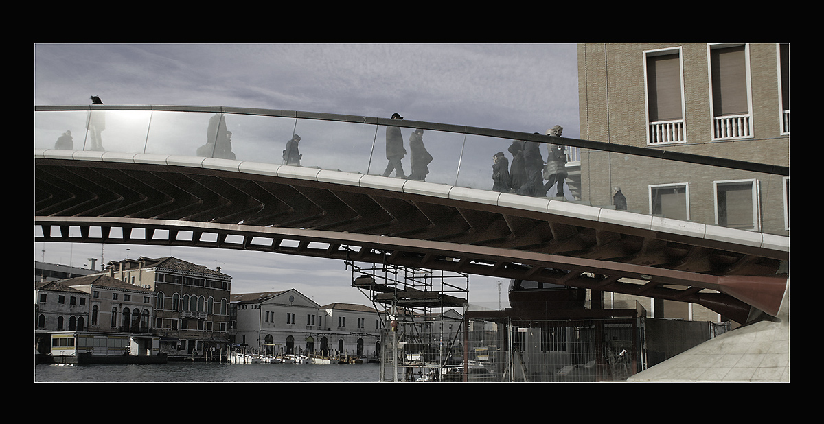 photo "The Fragment of the bridge" tags: architecture, city, street, 