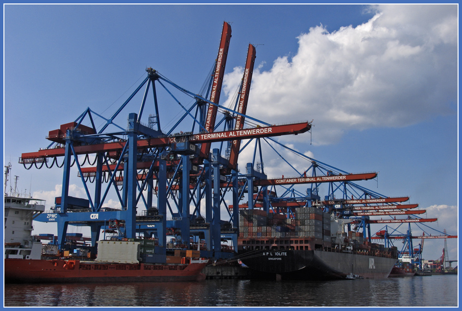 фото "Hamburg Harbour" метки: город, техника, Hamburg, Quay, crane, harbour