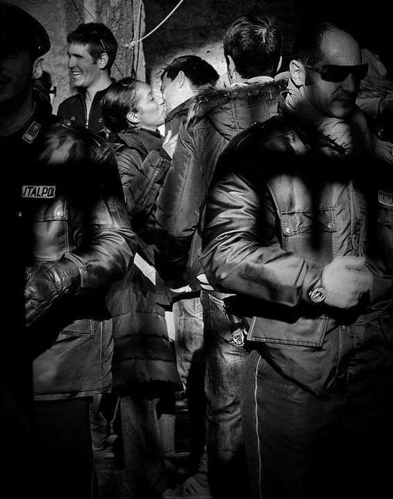 фото "Радость. Любовь. Полиция." метки: жанр, черно-белые, 