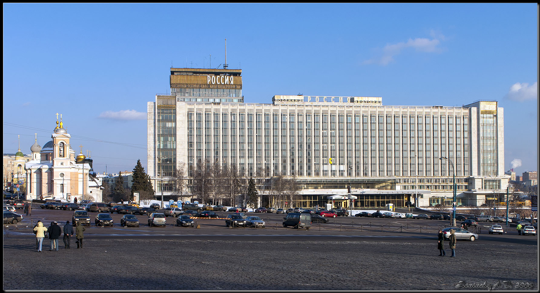 photo "Russia. Last days." tags: architecture, landscape, city, Europe, Moscow, building, people, temple, tourist, winter