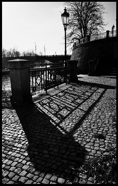 photo "Tени на Кампе" tags: black&white, Prag, Prague, Praha