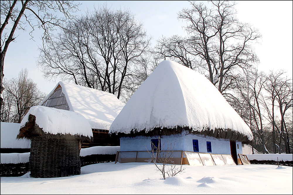 photo "***" tags: architecture, Bucharest, house, snow, winter