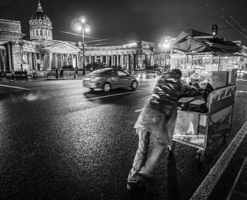 photo "***" tags: street, architecture, black&white, 