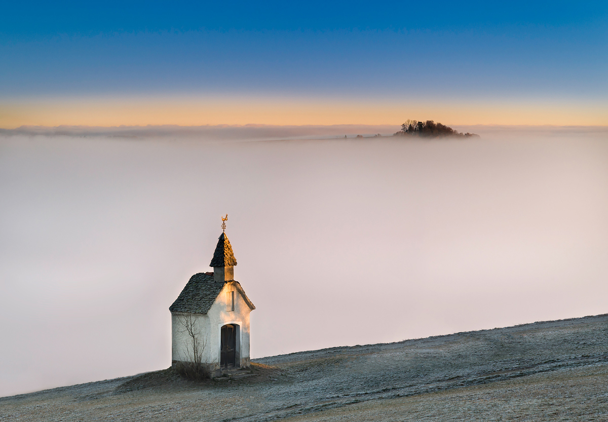 photo "Lost in the fog" tags: landscape, nature, chapell, fog, mist, morning, sunrise