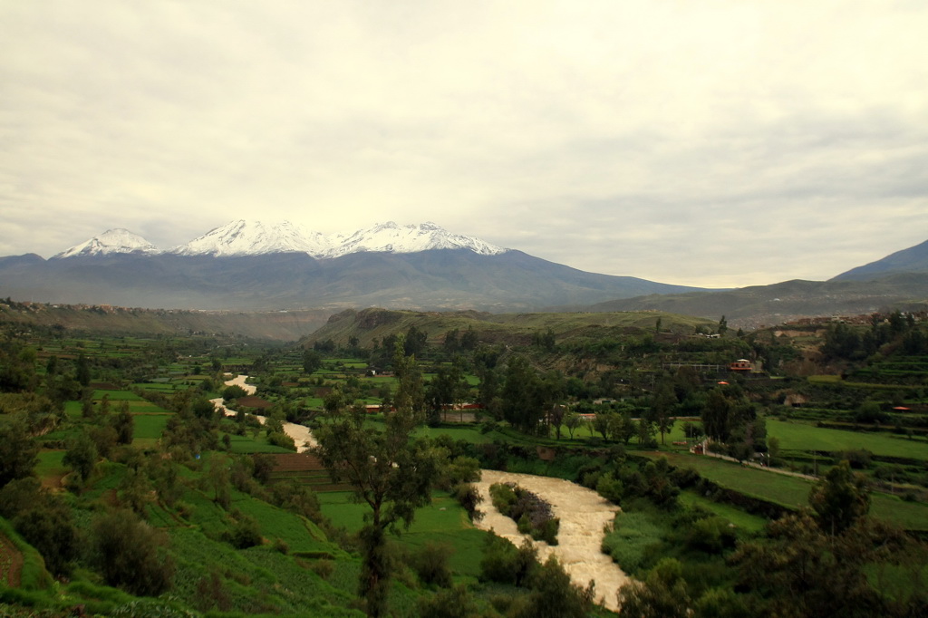 фото "вулкан Мисти. Арепика. Перу." метки: пейзаж, природа, путешествия, Южная Америка, горы, закат, облака, река