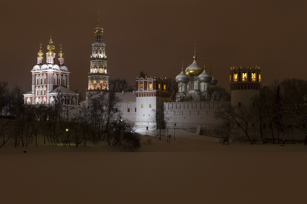 photo "***" tags: city, landscape, architecture, Moscow, evening, winter, Новодевичий монастырь