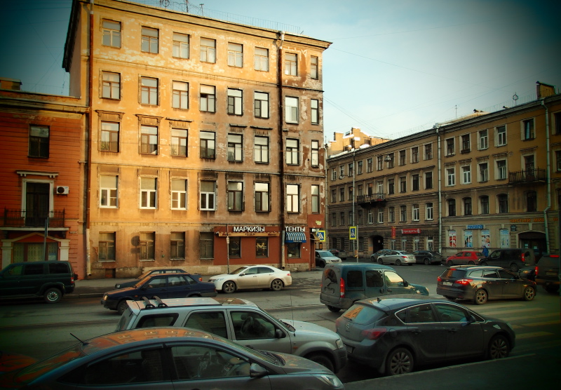 photo "Somewhere in Piter" tags: street, architecture, 