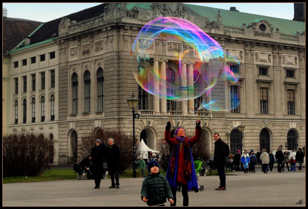 фото "Bubble blower..." метки: разное, стрит-фото, натюрморт, 