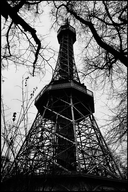 photo "Петршинская башня" tags: architecture, black&white, Prag, Prague, Praha