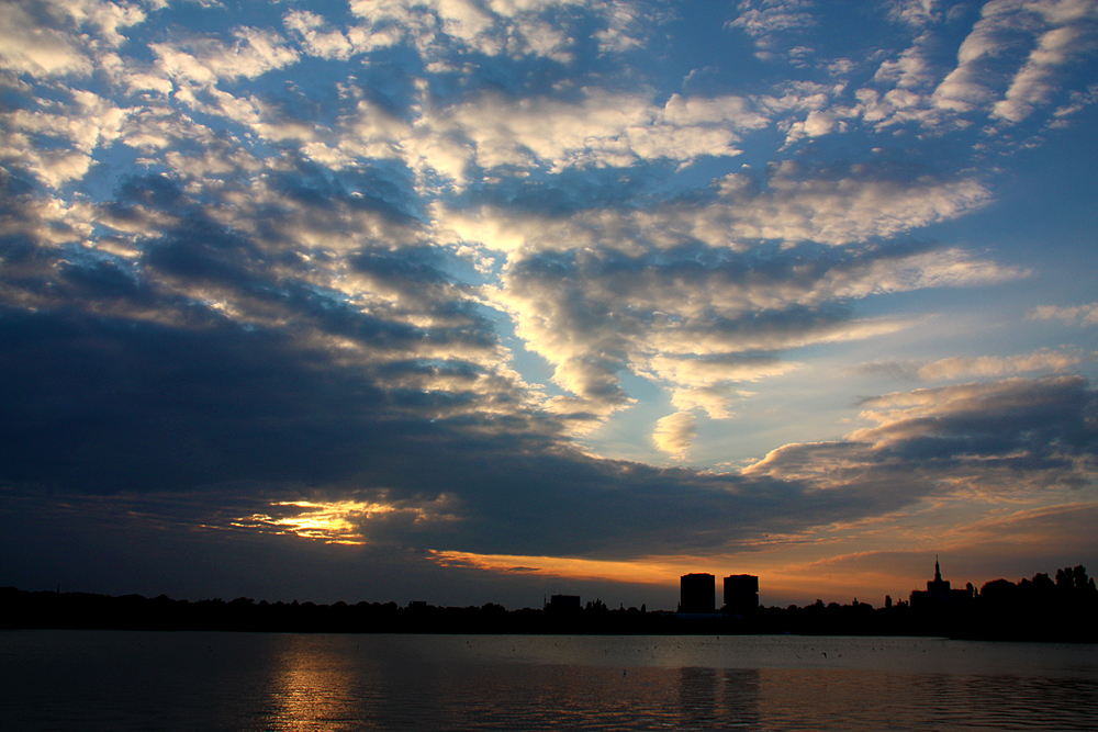 фото "***" метки: пейзаж, park, Бухарест, закат, небо, облака, озеро