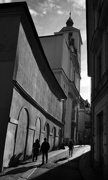 фото "Yлица и фигури" метки: черно-белые, Prag, Praha, Прага