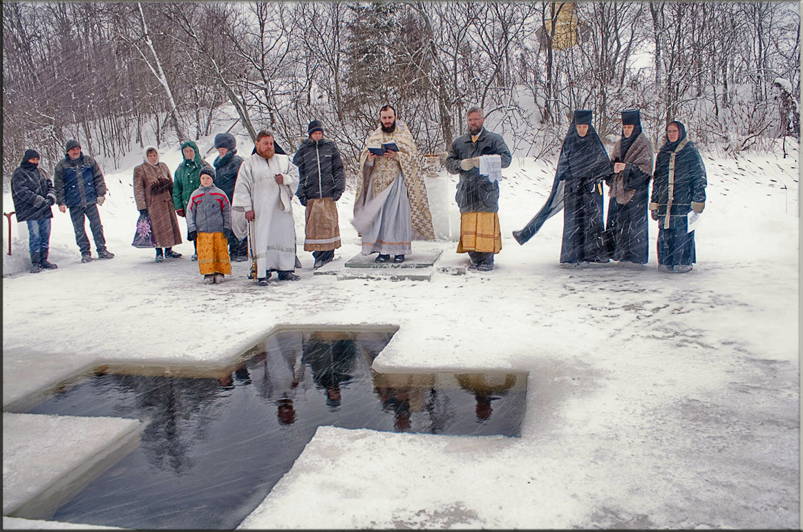 photo "***" tags: genre, reporting, people, winter, Крещение