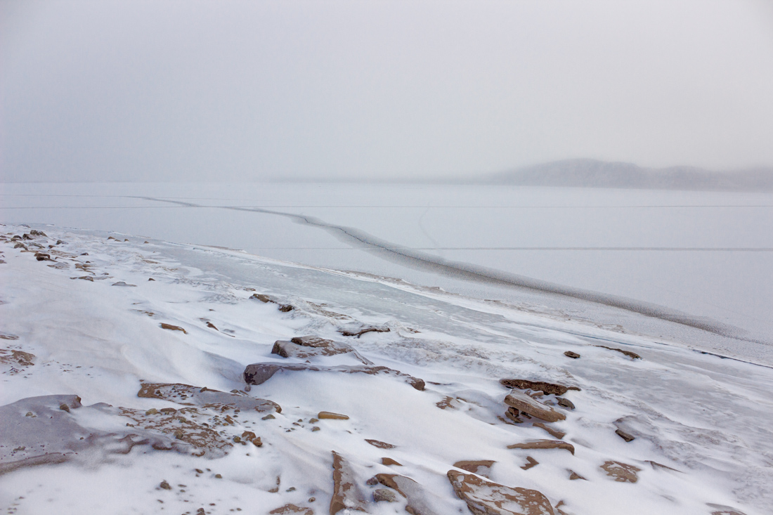 photo "***" tags: landscape, mountains, snow, winter, водоем, камни, лед