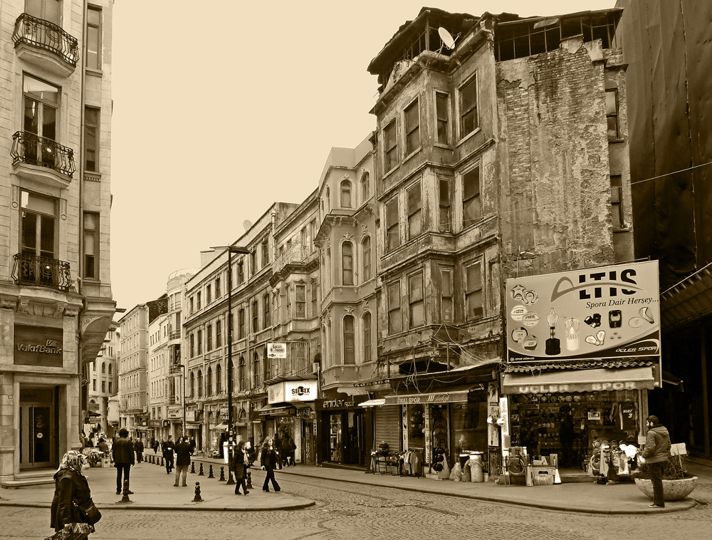photo "Old Istanbul" tags: city, architecture, black&white, 