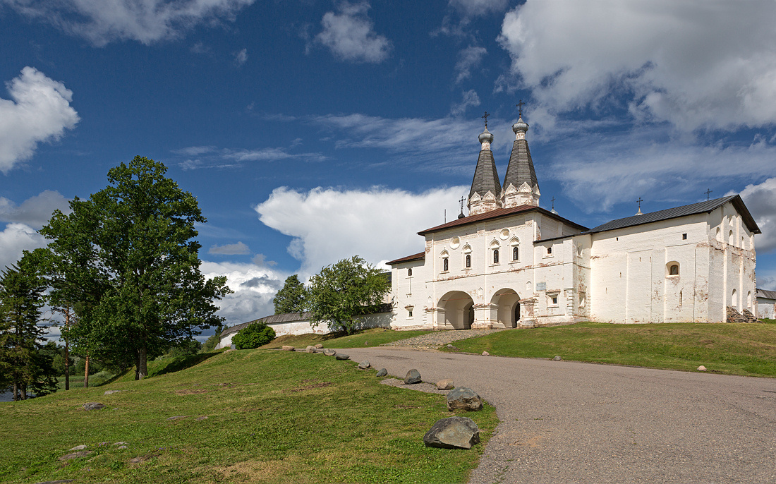 фото "Врата Ферапонтова монастыря" метки: архитектура, пейзаж, путешествия, 