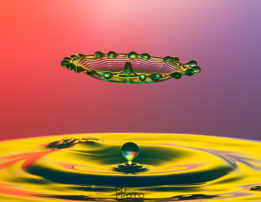 photo "UFO Base" tags: abstract, macro and close-up, still life, drop, splash, water, waterdrop