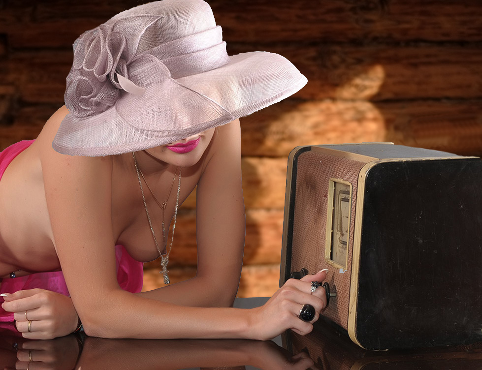 photo "The Old Radio" tags: glamour, nude, woman