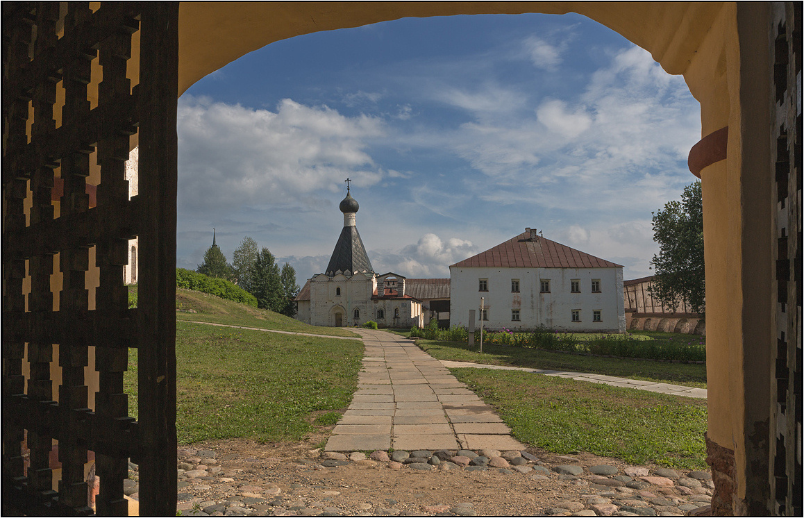 photo "In Cyril-Belozersky Monastery" tags: landscape, architecture, travel, 