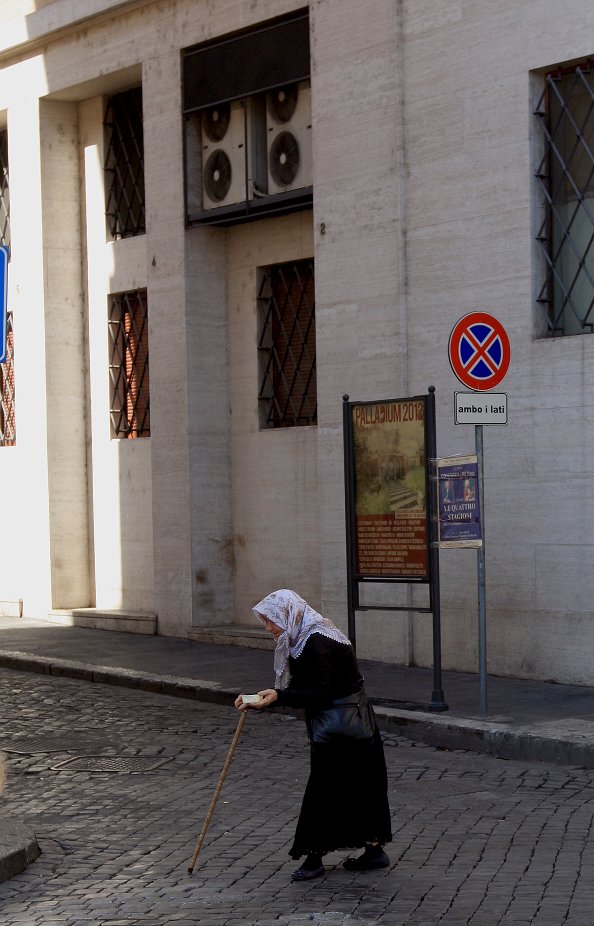 photo "old beggar" tags: street, reporting, 