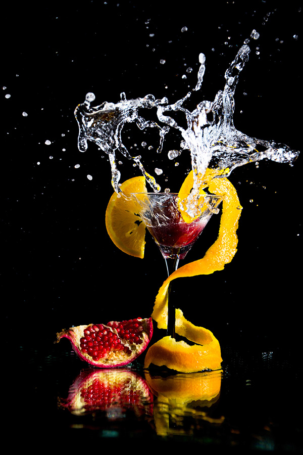 photo "***" tags: macro and close-up, water, Гранат, апельсин, брызги, капли