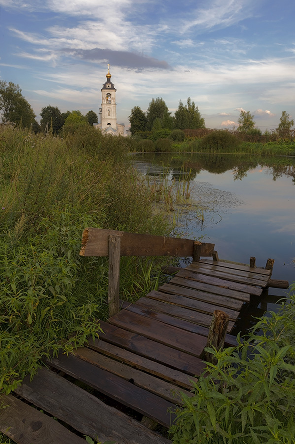 photo "***" tags: landscape, evening, pond, мостки, церковь