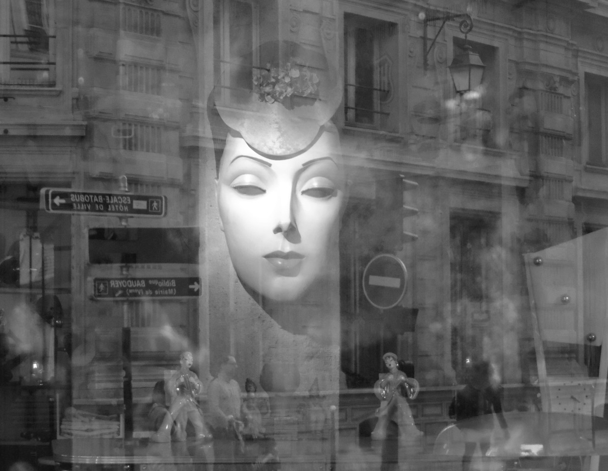 photo "little bit of Paris" tags: street, black&white, genre, 