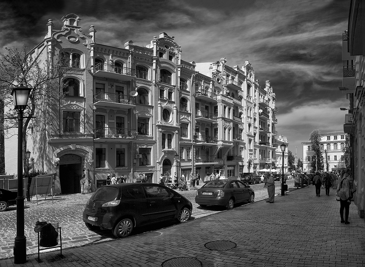photo "Kiev in black and white color ... painful and frightening for Ukraine!" tags: city, architecture, 
