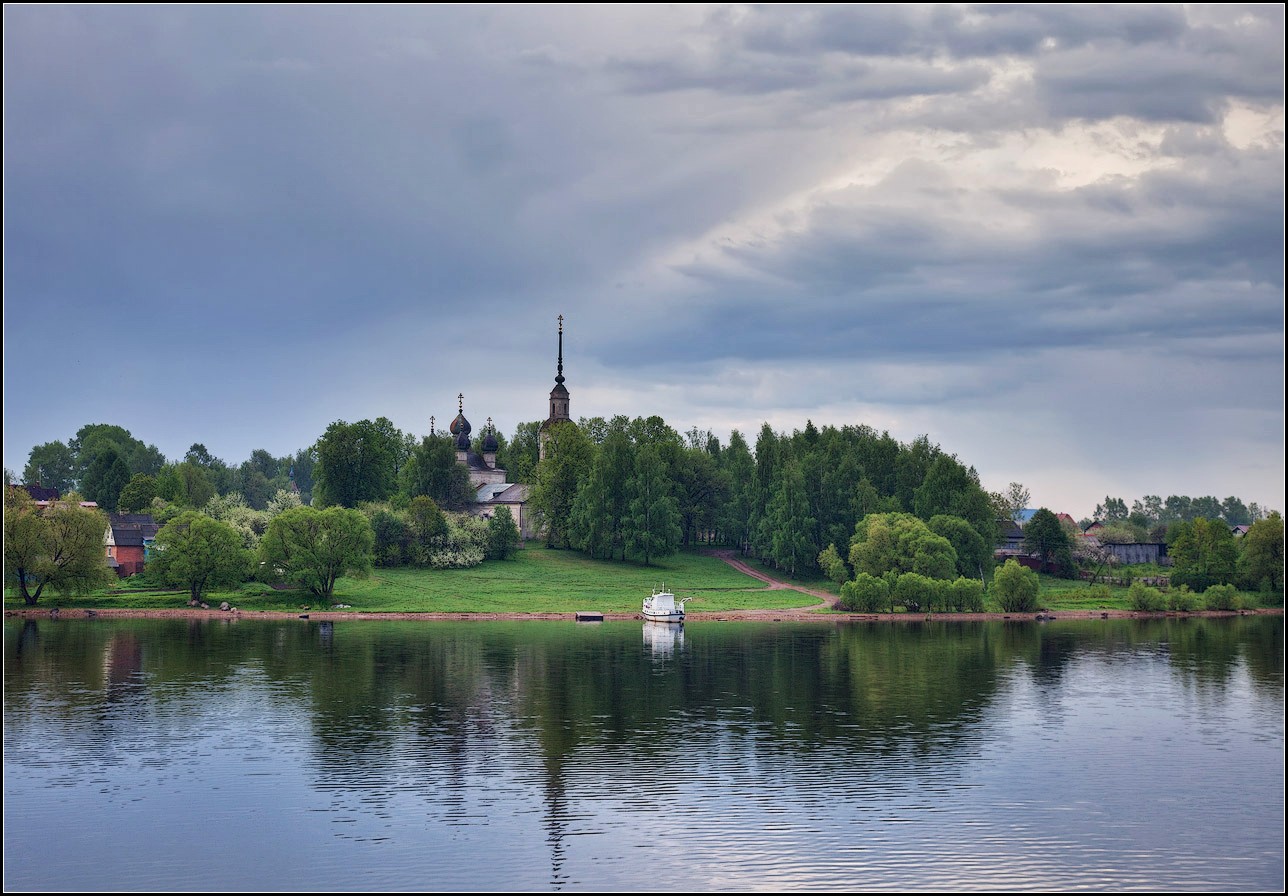 photo "Church ashore" tags: landscape, architecture, travel, 