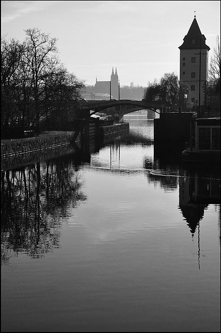 photo "Bзгляд из набережная-4" tags: black&white, Prag, Prague, Praha