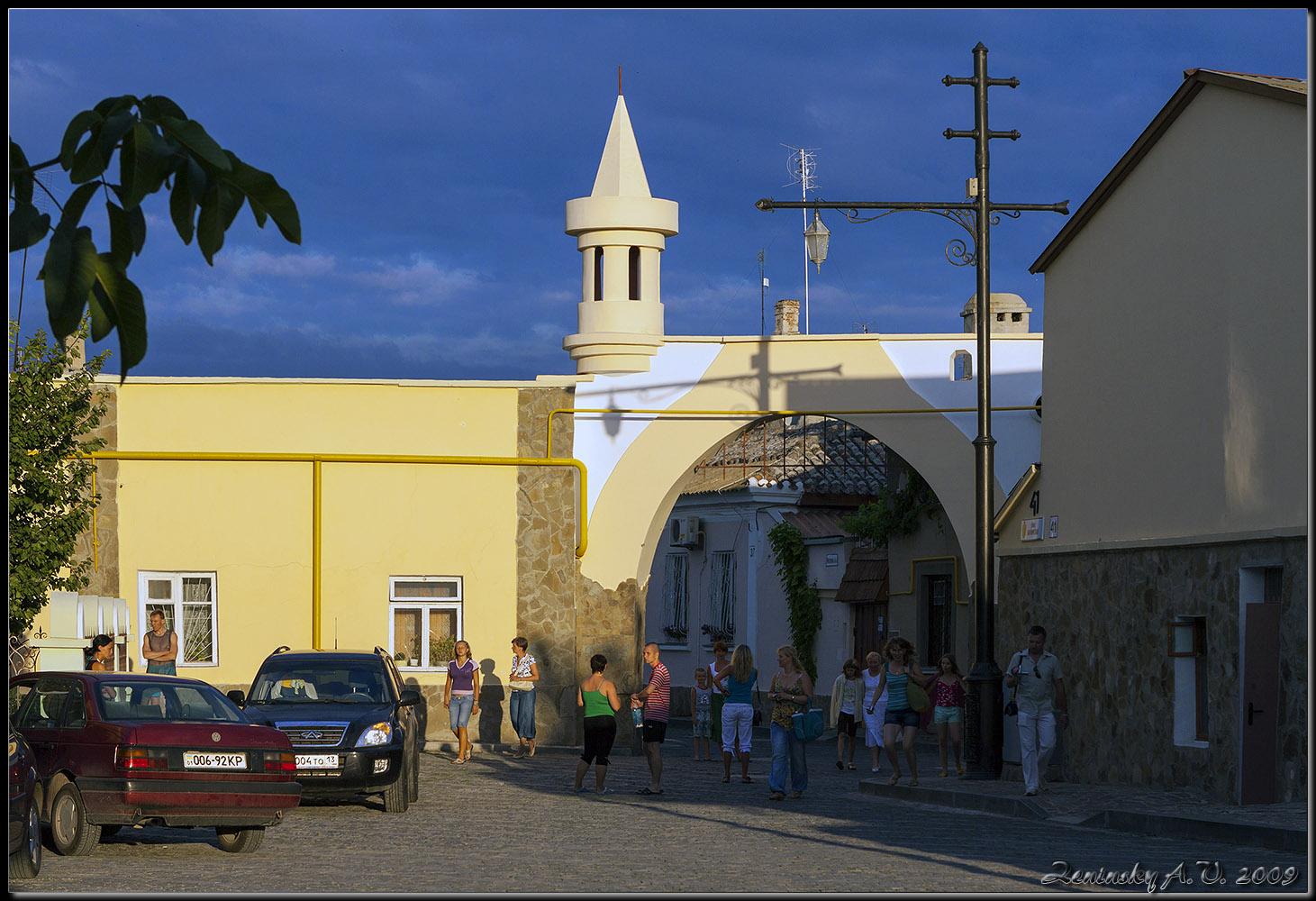 photo "Evpatoria. At sunset in the old town." tags: architecture, landscape, travel, Europe, building, car, people, summer, sunset