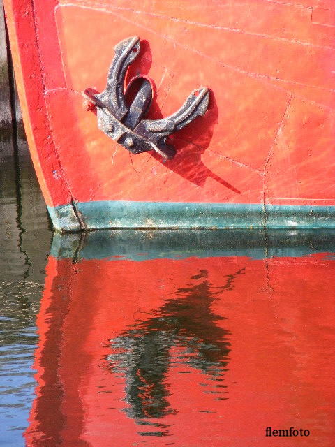 photo "Black and red" tags: travel, 