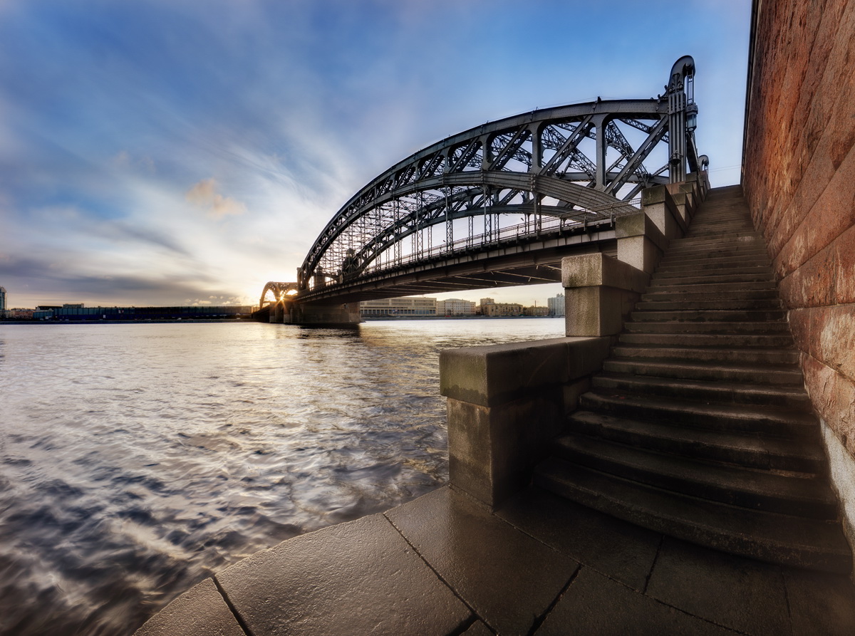 photo "***" tags: city, bridge, river, spring, Большеохтинский, Восход, Нева, Петербург, Петра Великого