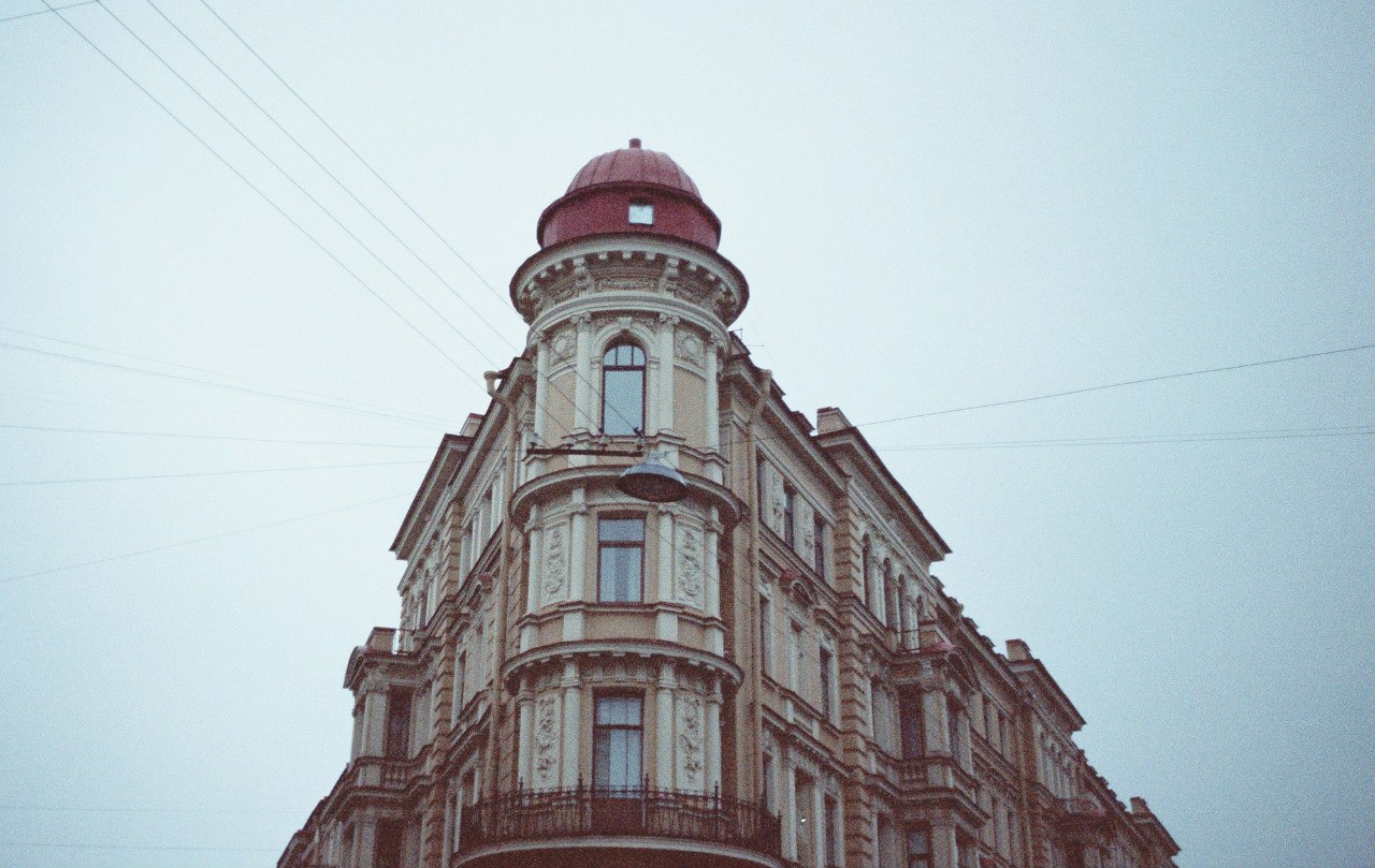 photo "Wonderful Petersburg" tags: architecture, city, 35мм, Зенит, Петербург, аналоговая фотография, башенка