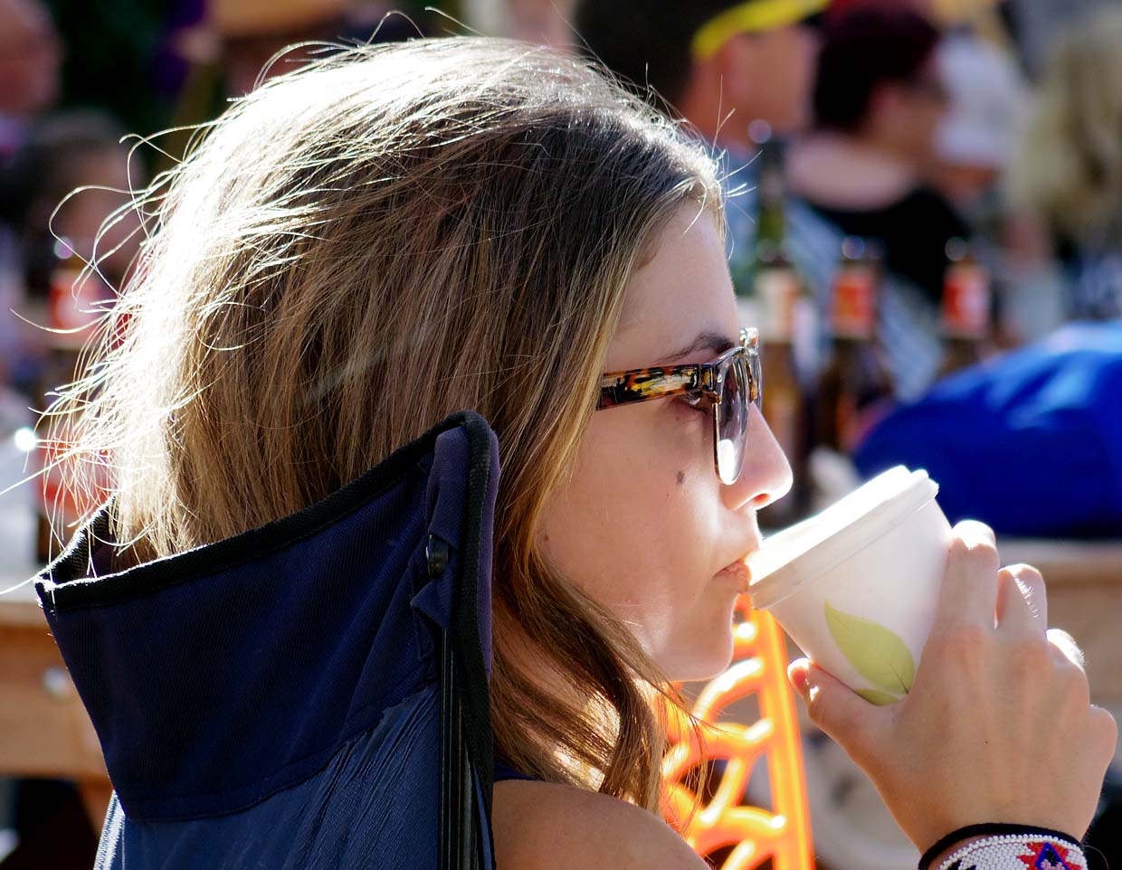 photo "coffee ... or just pretty face..." tags: , 